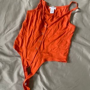 Crop top w tie in front